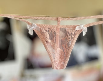 Damen-Tanga mit rosa Spitze + kleinen weißen Schleifen, hergestellt in Frankreich