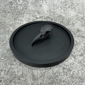 Black Crow Skull Trinket Tray: Gothic Jesmonite Home Decor