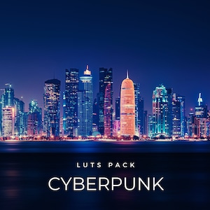 Puede incluir: Un horizonte urbano nocturno con edificios altos iluminados con luces de neón azul y rosa. El texto "LUTS PACK CYBERPUNK" está en la parte inferior de la imagen.