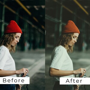 Puede incluir: Una persona con una boina roja y una camiseta blanca sostiene una c&aacute;mara vintage. La persona est&aacute; de pie en un entorno industrial con poca luz.