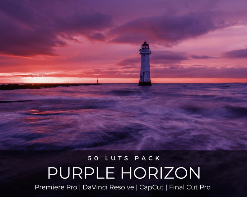 Op de afbeelding: Een afbeelding van een vuurtoren aan zee bij zonsondergang, met een paars en rood gekleurde lucht. De tekst "PURPLE HORIZON" staat eronder, samen met "50 LUTS PACK" en de namen van videobewerkingssoftware.