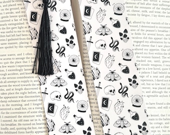 Skull Bookmark, Witchy Bookmark, Gothic Bookmark, Anatomy Bookmark, Gift for Reader, Reading Accessories, Bookish Merch, Dark Academia