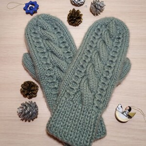 Blauwe mint warme wanten, vakantiecadeau, kabelwanten, Aran-wanten, wanten met duimen, kerstcadeau, gezellige winteraccessoires