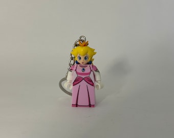 Princess Peach mini figure keychain - geek nerd retro gaming Nintendo Super Mario