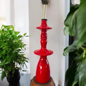 Vintage MCM glossy red ceramic space age retro  table lamp/vintage lighting/vintage home decor