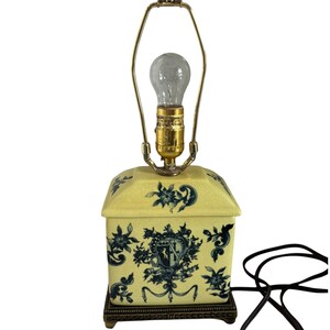 Vintage French Provincial tea caddy lamp /yellow and blue Toile lamp/traditional style accent lamp