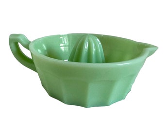 Mosser Jadeite juice reamer/lemon juicer/citrus remear /green tableware/display/collection/gift/cottage core