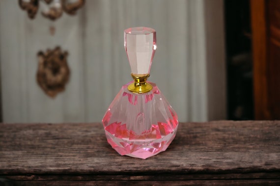 China Wholesale 100ml Spray Bottle Factory - 65ml Pink Clear