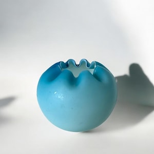 Fenton Satin Blue Ombre Crimped Edge Rose Bowl Vase/vintage Fenton vase