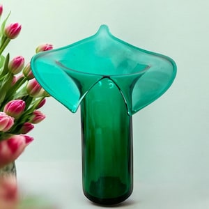 Jack in a pulpit vase/art glass vase/green glass vase/vintage home decor
