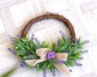 Couronne de fleurs de lavande faite à la main / couronne de tête / cerceau de fleurs « MAGNIFIQUE » à base de plantes artificielles Realtouch