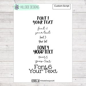 Peut inclure: Une feuille de papier blanche avec six polices différentes affichées. Les polices sont étiquetées "Font 1", "Font 2", "Font 3", "Font 4", "Font 5" et "Font 6". Chaque police est affichée avec le texte "Your Text". Le texte "Custom Script" est affiché dans le coin supérieur droit de la page. Le texte "HILLSIDE DESIGNS" est affiché dans le coin supérieur gauche de la page.