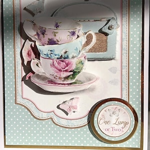 Biglietto di auguri con tazza da tè con decoupage fatto a mano e amici