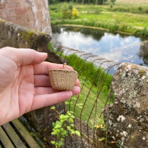 Handwoven wicker shopping basket, Miniature Wicker, miniature larder, storeroom Miniature Food, dollshouse kitchen - Handmade by Mimi