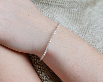 Skinny White Pearl Bracelet - Thin cultured Pearl bracelet - Rice pearl beaded bracelet - Delicate bridal bracelet for 2024 brides