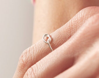 Handmade knot ring in 14k gold filled - Handmade knot ring in sterling silver - Infinity ring handmade - handmade in Switzerland