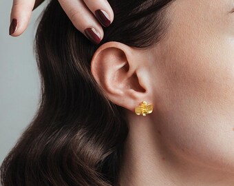 Gold Orchid Stud Earrings – Silver 925 Orchid Stud Earrings - Flower stud earrings in S925 - Simple orchid gold stud earrings - PM Atelier