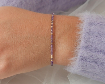 Dainty amethyst bracelet with gold beads - February birthstone elegant barcelet - Calming bracelet with amethyst and gold beads