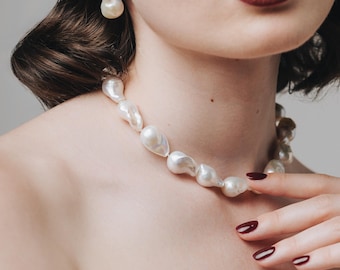 Statement Pearl Choker, Flameball Pearl Necklace, Handmade in Switzerland, Luxury Pearl Jewelry, Genuine Pearl Choker, Couture jewelry