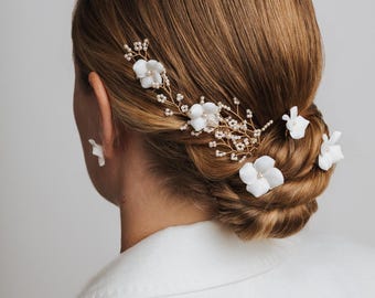 White Flower Hair accessory Bridal - Luxury hair accessory Bride - Flower Hair Pin for Romantic Bride - Flower hair accessory Bridal