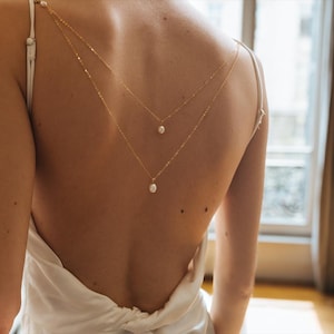 Dress-Fastened Bridal Back Necklace – Double-Layer Pearl Drop Chains for Open-Back Wedding Dress – Secure Elegant Back Jewelry for Brides
