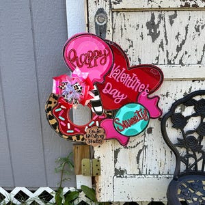 Door Hanger, Valentines Day Door Hanger, Valentine Decor