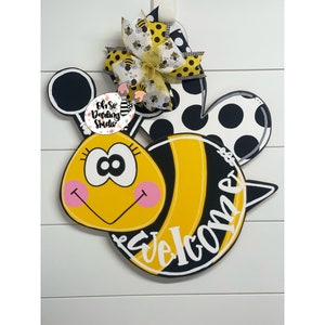 BEE Door Hanger, Bee Decoration, Bee Wreath, Wooden Bee Sign