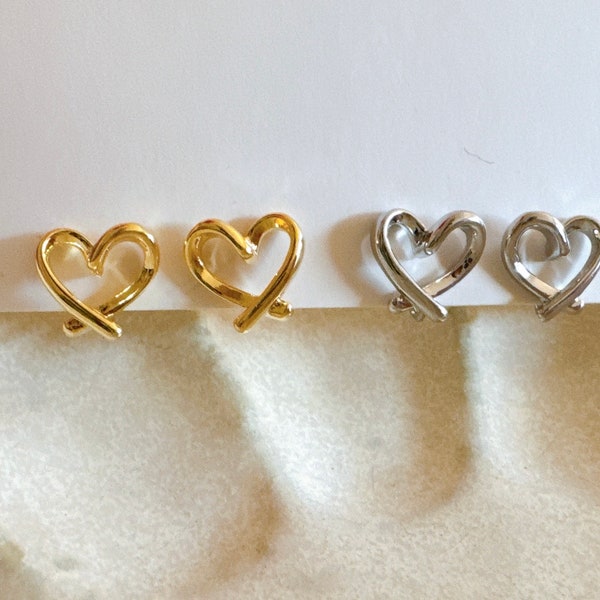 Clip On Earrings Simple Gold/Silver Love Heart 16K Gold Plated 1 Pair | New Pain Free Clip Coil Design｜Non Pierced Ears | Jewelry Gift