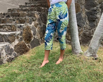 Made In Hawaii Ladies Elastic Waist Rayon Capri Pants, Floral Fern Design. Perfect for Hawaiian Theme Luau