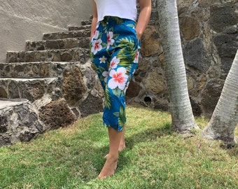 Made In Hawaii Ladies Elastic Waist Rayon Capri, Turq/white hibiscus print, Perfect for Hawaiian Theme Luau