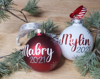 36+ Glass Ball Christmas Ornaments 2021