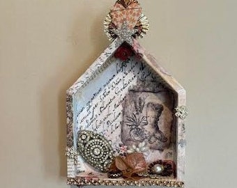 Caja de sombras estilo bohemio francés decoupage, ensamblaje de joyas con collage, caja de arte de técnica mixta romántica