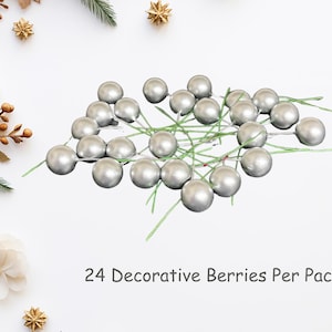 Zilveren bessenstokjes, 24 stuks ambachtelijke draadstelen, bloemstuk