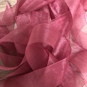 Durchsichtiges Organzaband in Dusky Pink, Berisfords UK, gewebter Saum, verschiedene Breiten, Meterware