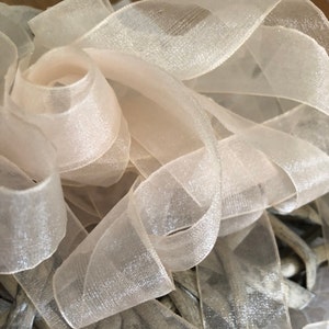 Creme Organza Band, Berisfords UK, Super Sheer Band, gewebter Rand, Breiten 10 mm, 15 mm, 25 mm und 40 mm