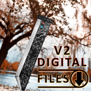 Puede incluir: Una espada grande, negra y plateada con una empuñadura detallada con detalles rojos y azules. La hoja tiene un aspecto texturizado. La imagen incluye el texto "V2 DIGITAL FILES" con una flecha de descarga, lo que sugiere archivos digitales.