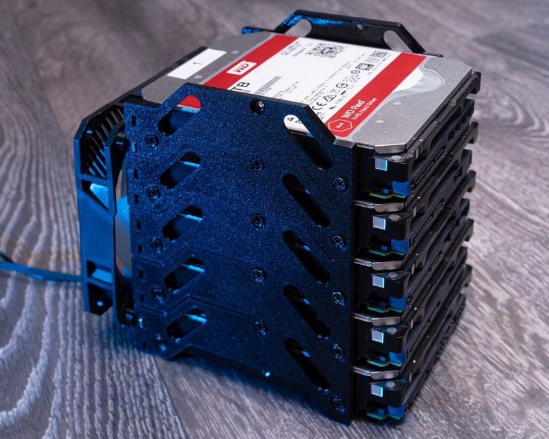 Blue Hard Disk Rack 10 X Stackable 3.5 Inch Hard Disk Drive Mounts With 12x12cm Fan ...