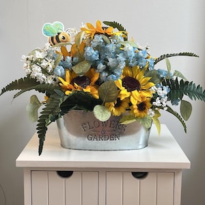 Sunflower Centerpiece, Table Top Decor, Year Round Flower Arrangement, Floral Arrangement, Floral Home Decor