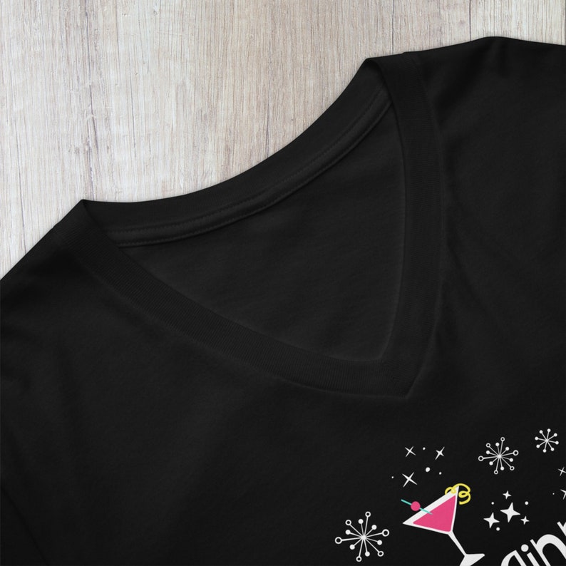 It's Beginning to Look a Lot Like Cocktails Christmas Holiday V-Neck T-Shirt, Funny Christmas Party Drinking Martini Glass Shirt, Plus Size image 4