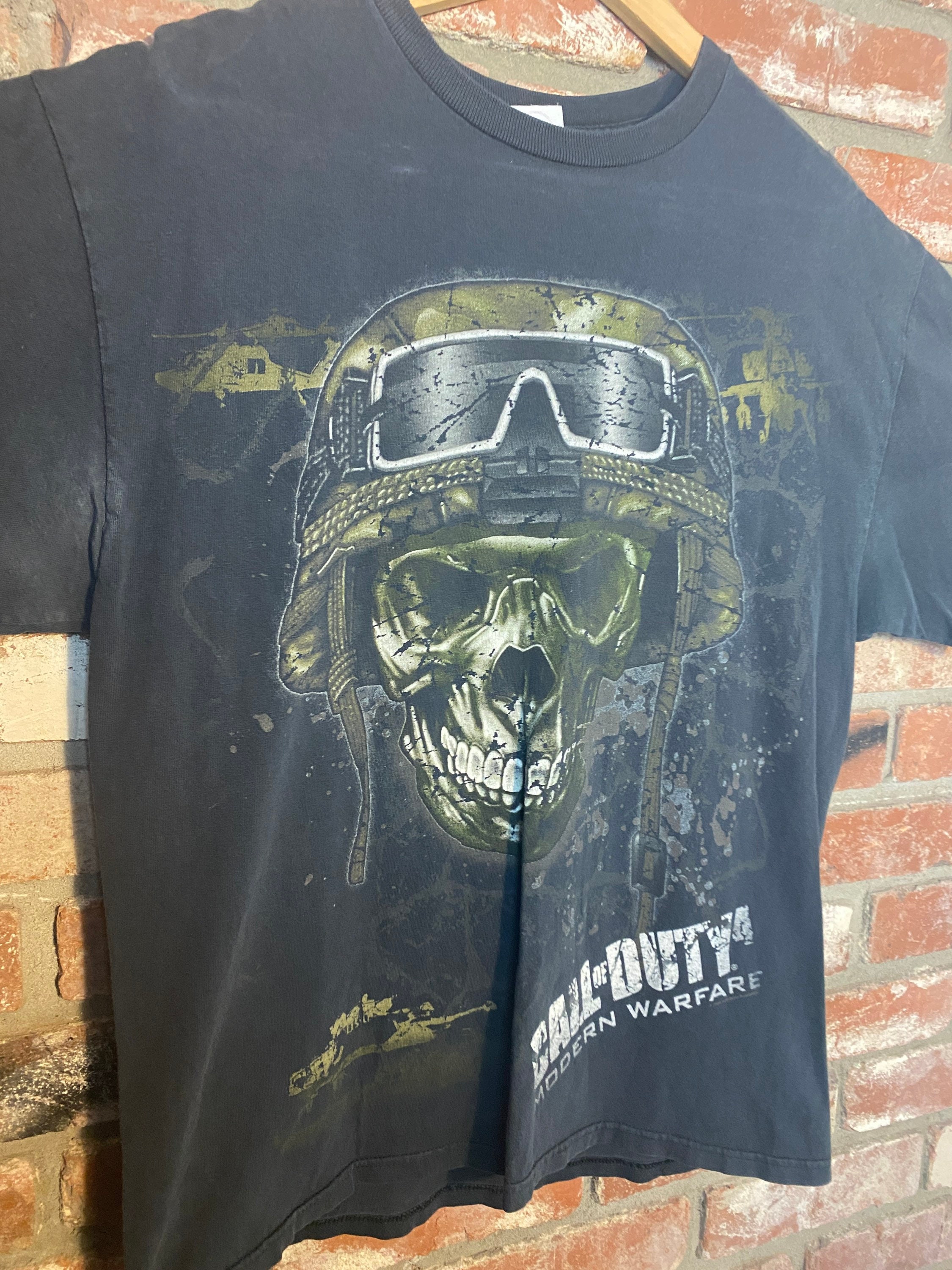 Vintage Y2K 2000s Call of Duty ModernWarfare Camo Skull T-shirt-Size L image 2