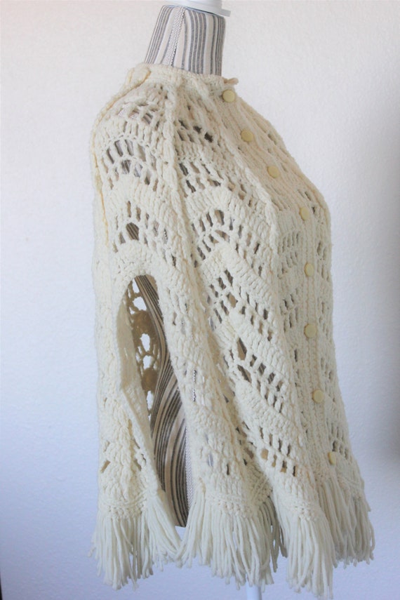 70's Hand Knitted Poncho ~ Size Small ~ White ~ Wi