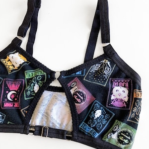 Bralette de algodón que brilla en la oscuridad con cartas del Tarot SPOOKY