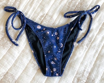 Parte inferior del bikini del traje de baño Celestial