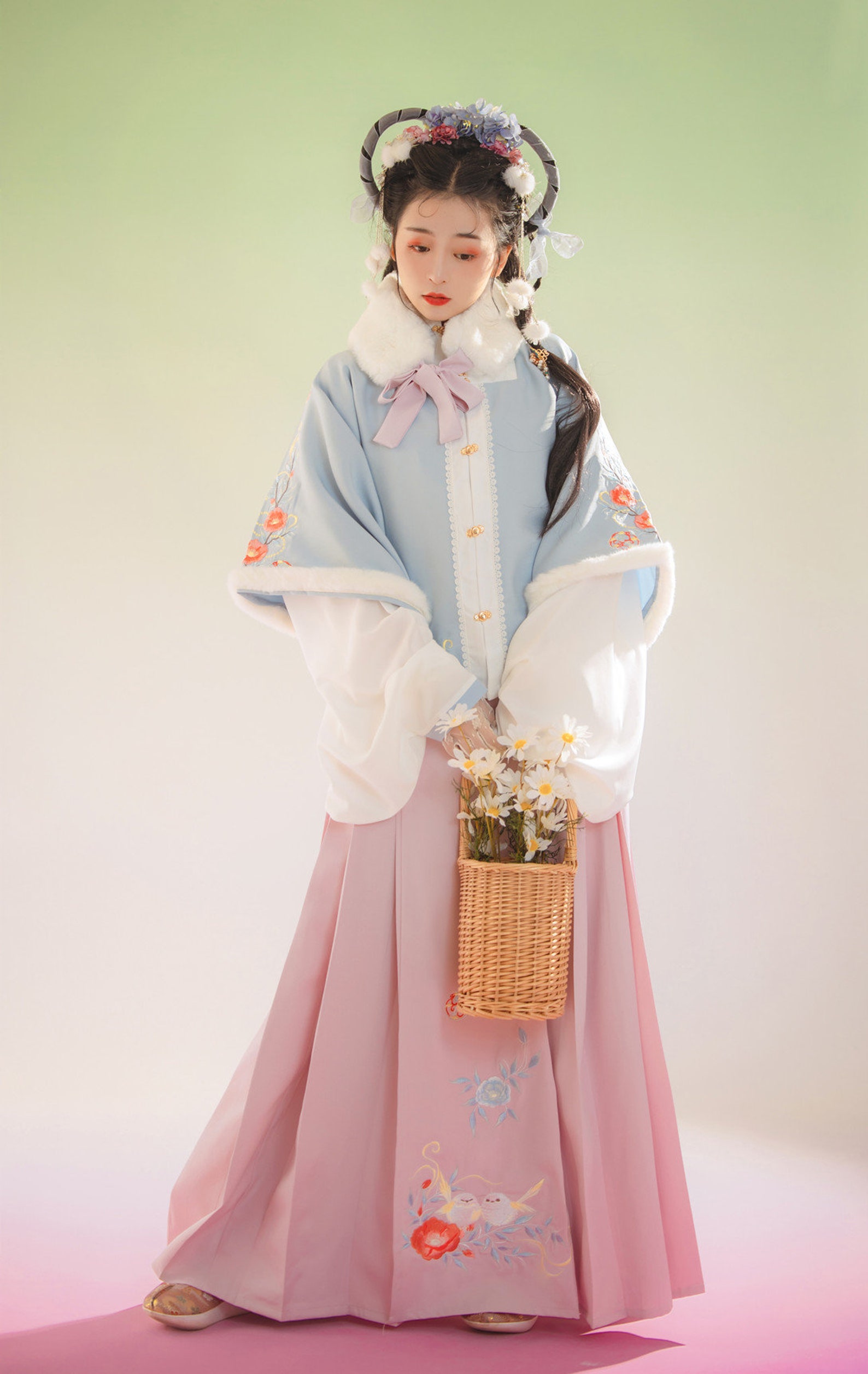 Hanfu pattern, hanfu pifeng(æ«é£, cape) is a form of chinese hanfu clothing, mostly