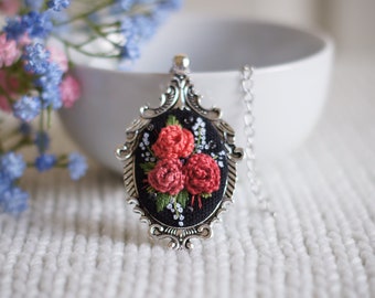 Springtime Elegance: Vintage-Inspired Embroidered Rose Pendant Necklace, Perfect Mother's Day Gift