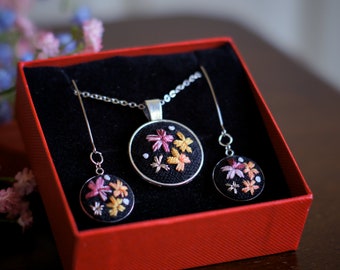 Embroidered Wildflower Jewelry Set: Antique Silver Pendant and Earrings