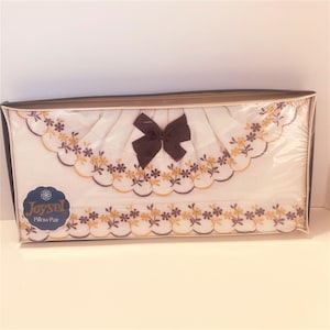 Vintage Embroidered Eyelet Lace Pillowcases - 1960s Shabby Cottage Decor