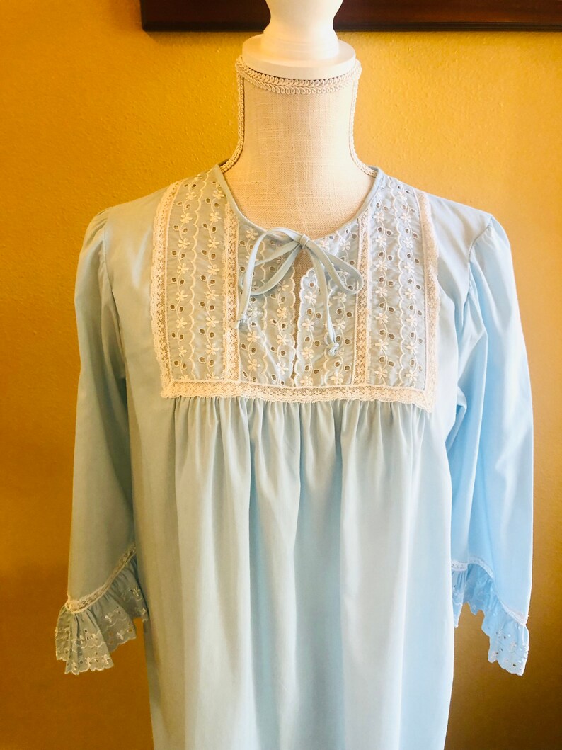 Vintage 1970s Barbizon Long Nightgown, Size S, Retro Fashion, Photo Props, Shabby Nightgowns image 5