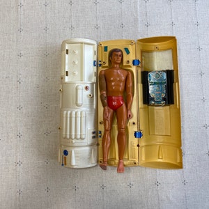1973-75/Six Million Dollar Man Action Figure, Bionic Transport Repair Station, Steve Austin Action Figure, The Bionic Man, Read Description