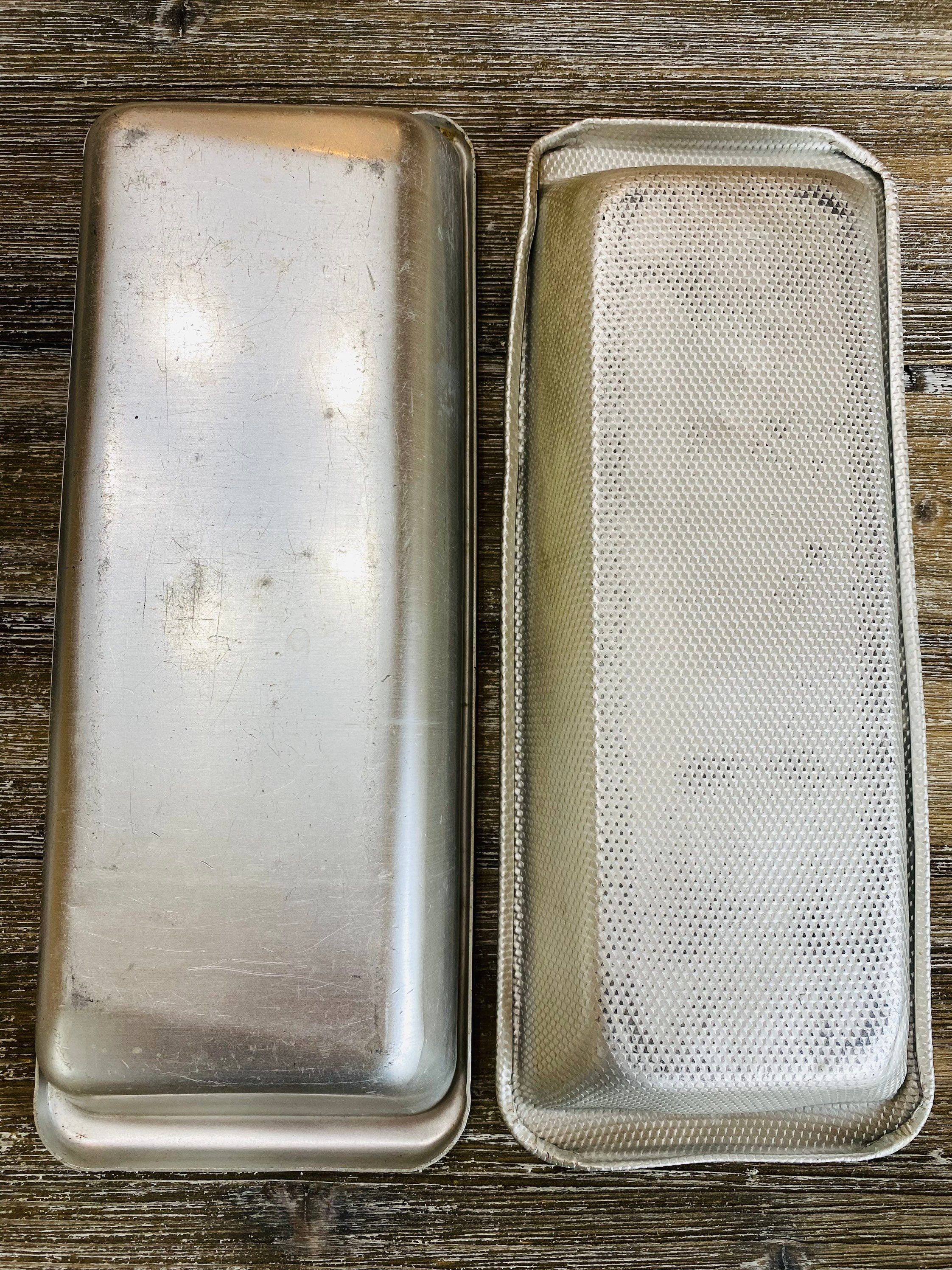 Two/ Vintage Aluminum Ice Cube Trays, Retro Kitchen, Midcentury Modern  Barware, Midcentury Kitchen Decor, Aluminum Ice Trays 